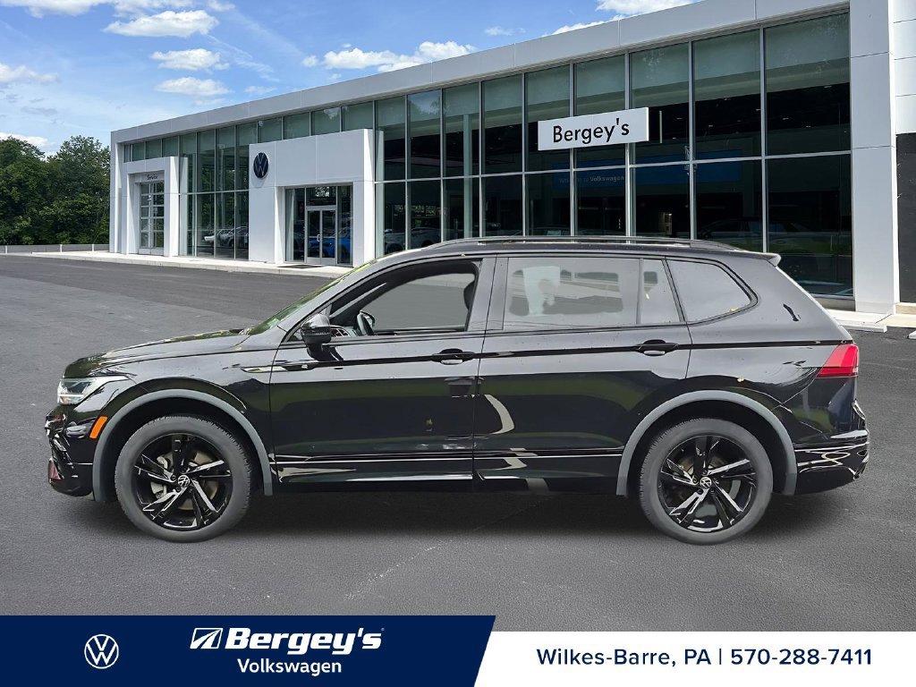 Certified 2024 Volkswagen Tiguan SE R-Line AWD/4WD image 9