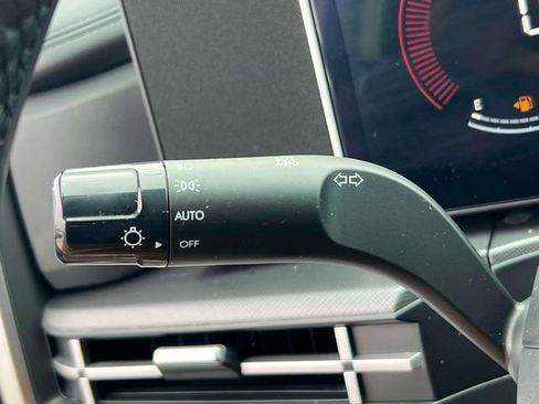 Certified 2025 Hyundai Santa Fe SEL image 23