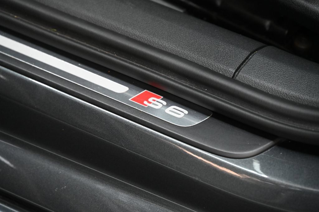 Used 2017 Audi S6 Premium Plus w/ S6 Sport Package AWD/4WD image 27