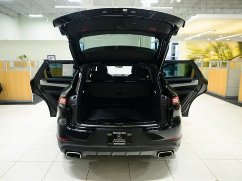 Used 2025 Porsche Cayenne image 21