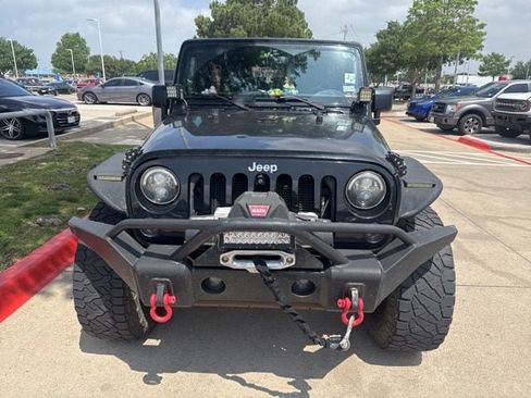 Used 2013 Jeep Wrangler Unlimited Rubicon w/ Connectivity Group AWD/4WD image 3
