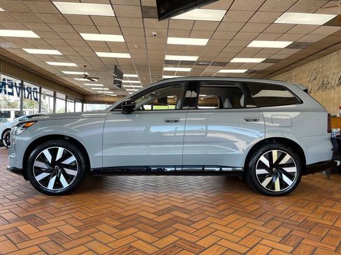 Used 2025 Volvo EX90 Ultra AWD/4WD image 5