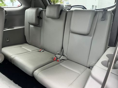 Used 2018 Toyota Highlander XLE AWD/4WD image 16