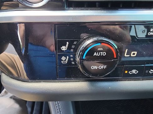 Used 2024 Nissan Pathfinder Platinum w/ Cargo Package FWD image 23