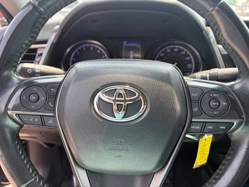 Used 2021 Toyota Camry SE FWD image 19