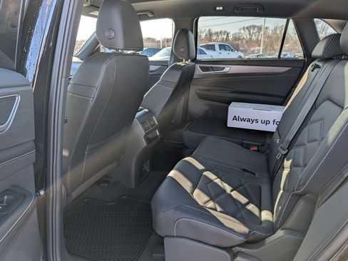 New 2026 Volkswagen Atlas Cross Sport SE image 5