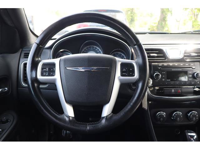 Used 2013 Chrysler 200 Touring FWD image 10