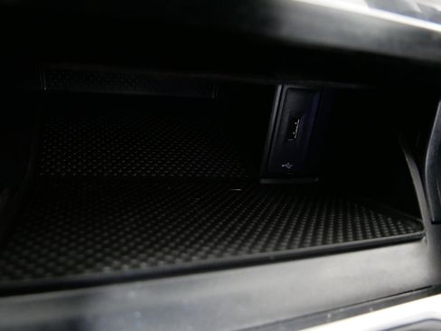 Used 2019 Volkswagen e-Golf SE w/ Driver Assistance Package image 30