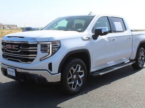 Used 2023 GMC Sierra 1500 SLT AWD/4WD image 9