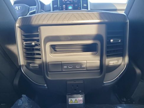 New 2026 RAM 1500 4x4 Crew Cab image 17