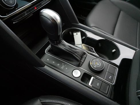 Certified 2023 Volkswagen Atlas SE image 24