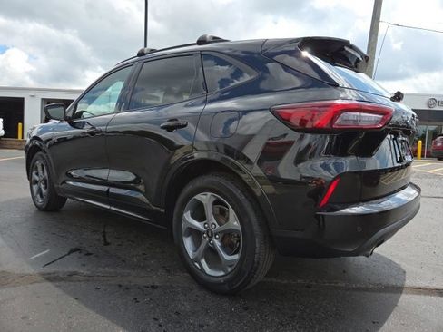 Used 2023 Ford Escape ST-Line w/ Tech Pack #1 AWD/4WD image 6