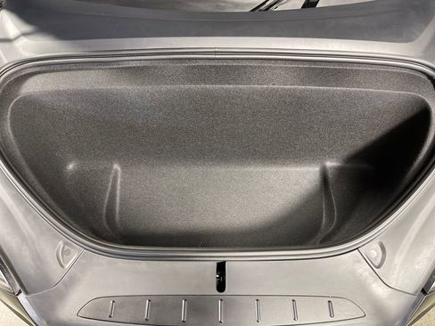 Used 2024 Tesla Model X image 9