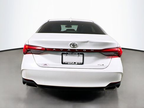 Used 2019 Toyota Avalon XLE FWD image 6
