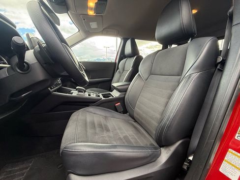 Used 2024 Mitsubishi Outlander SE image 10