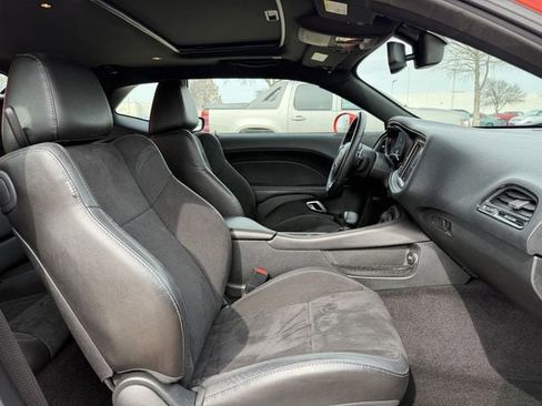 Used 2018 Dodge Challenger R/T Plus image 29