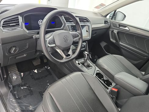 Used 2023 Volkswagen Tiguan SE FWD image 16