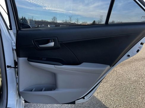 Used 2013 Toyota Camry LE image 24