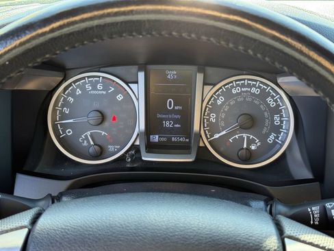 Used 2019 Toyota Tacoma Limited image 20