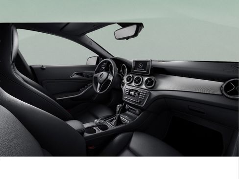 Used 2015 Mercedes-Benz CLA 250 image 40