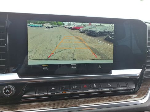 Used 2024 Chevrolet Silverado 1500 LT Trail Boss w/ Convenience Package II AWD/4WD image 29