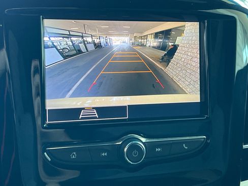 Certified 2023 Chevrolet Traverse LT image 20