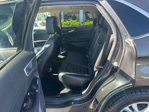 Used 2020 Ford Edge SEL w/ Cold Weather Package AWD/4WD image 13