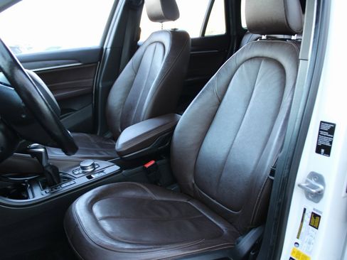 Used 2017 BMW X1 xDrive28i image 8