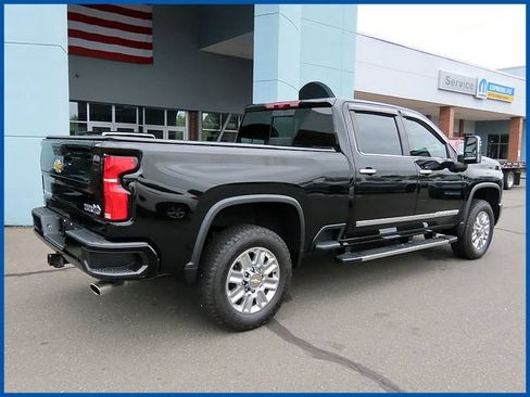 Used 2024 Chevrolet Silverado 2500 High Country w/ High Country Premium Package AWD/4WD image 8