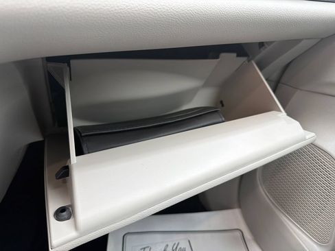 Used 2018 Chrysler Pacifica Touring Plus FWD image 33