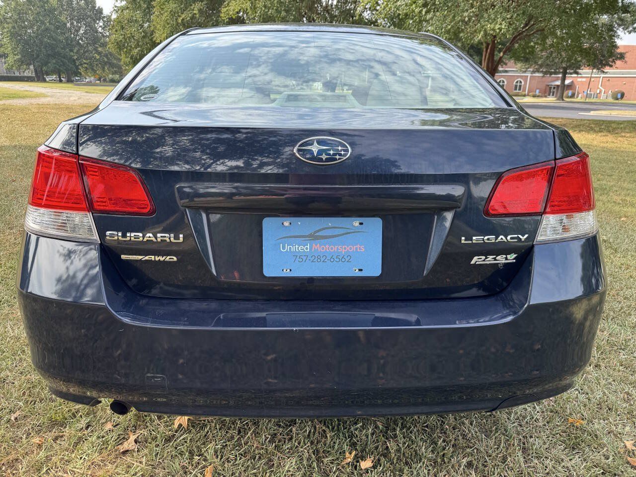 Used 2012 Subaru Legacy 2.5i AWD/4WD image 7