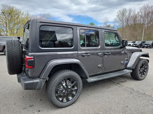 Used 2023 Jeep Wrangler Sahara w/ Cold Weather Group AWD/4WD image 3