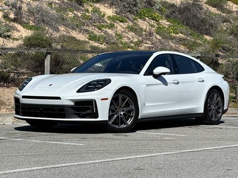 Used 2025 Porsche Panamera 4 image 1