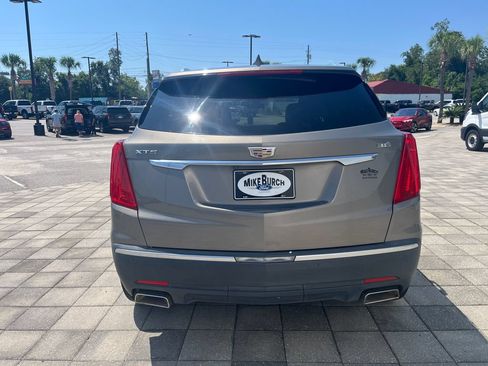 Used 2017 Cadillac XT5 Premium Luxury w/ Driver Assist Package FWD image 5