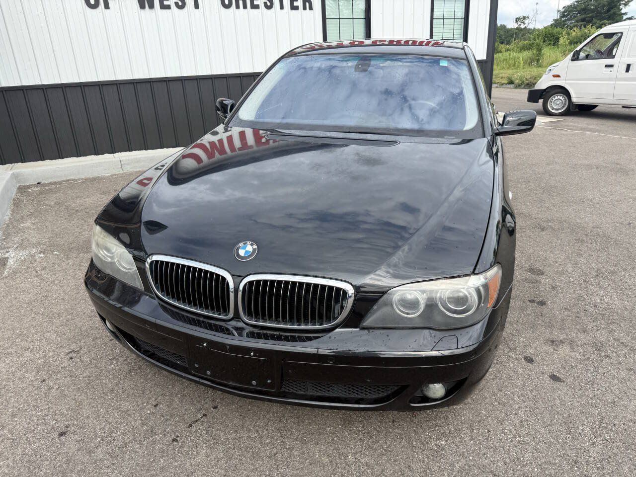 Used 2008 BMW 750i w/ Sport Pkg RWD image 2