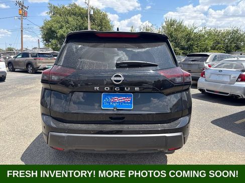 Used 2025 Nissan Rogue SV FWD image 5