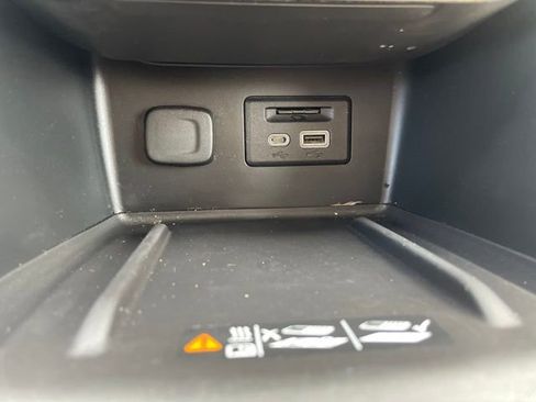 Used 2023 GMC Acadia Denali w/ Denali Ultimate Package image 28