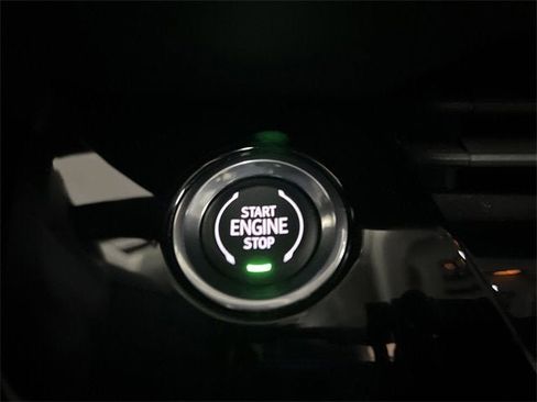 Used 2024 Buick Envision Avenir image 17