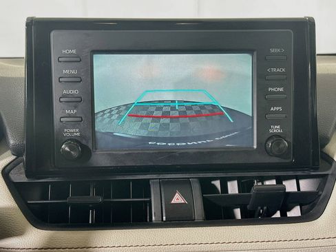 Used 2019 Toyota RAV4 XLE w/ Convenience Package FWD image 25