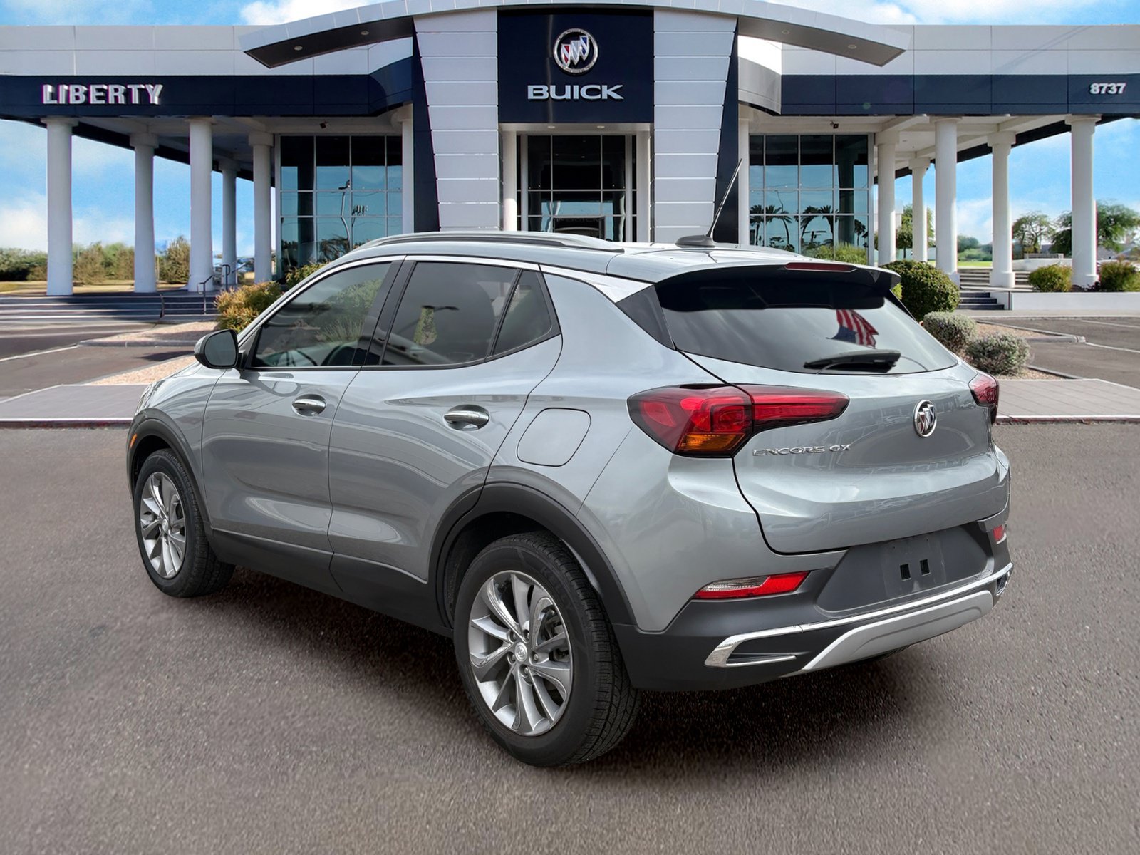 Used 2023 Buick Encore GX Essence w/ Experience Buick Package FWD image 5