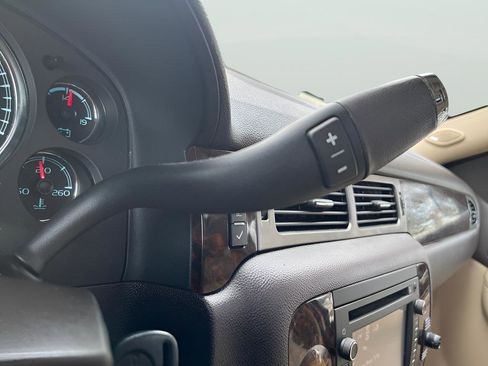 Used 2013 GMC Yukon Denali image 29