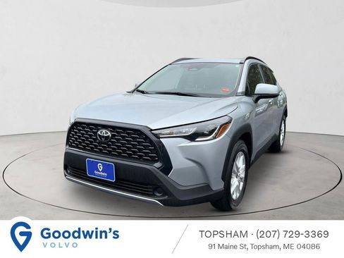 Used 2023 Toyota Corolla Cross LE AWD/4WD image 1