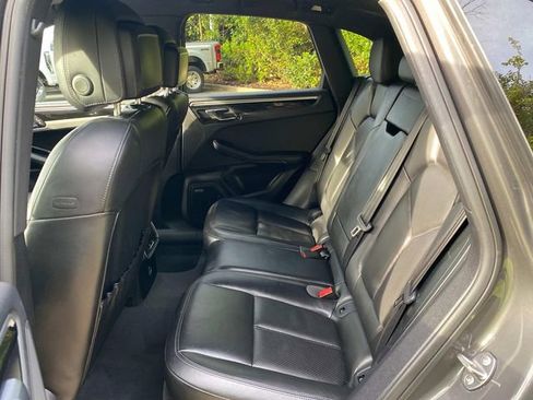 Used 2018 Porsche Macan AWD/4WD image 9