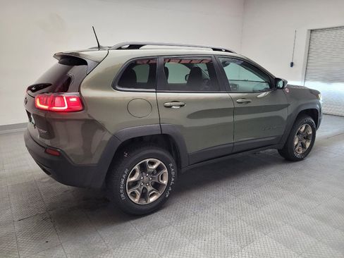Used 2019 Jeep Cherokee Trailhawk AWD/4WD image 10