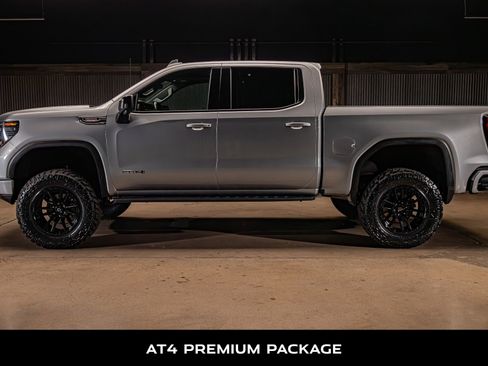 Used 2025 GMC Sierra 1500 AT4 w/ AT4 Premium Package AWD/4WD image 6