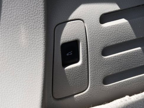 Used 2014 Lincoln MKX FWD image 29