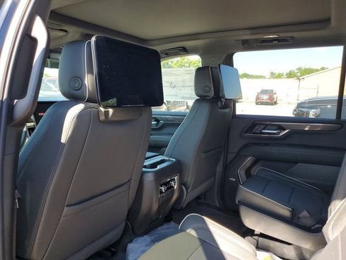 New 2026 GMC Yukon XL Elevation w/ Elevation Premium Package AWD/4WD image 10