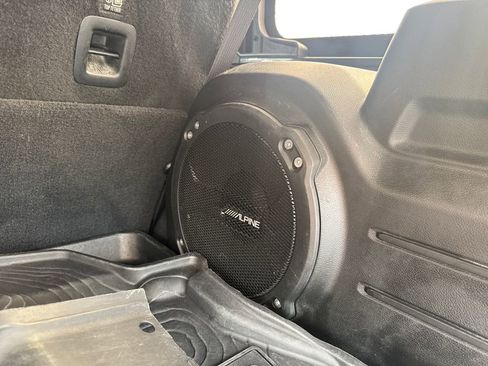 Used 2018 Jeep Wrangler Unlimited Sahara AWD/4WD image 38