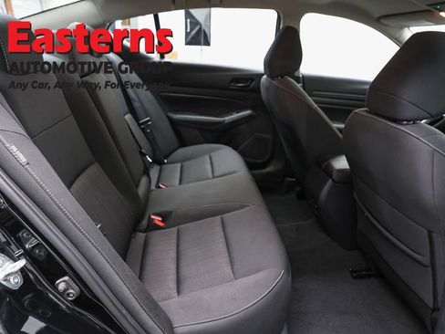 Used 2025 Nissan Altima 2.5 SV FWD image 23
