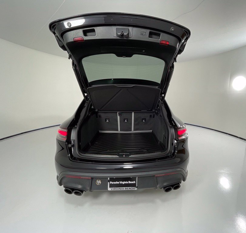 Used 2023 Porsche Macan S AWD/4WD image 10